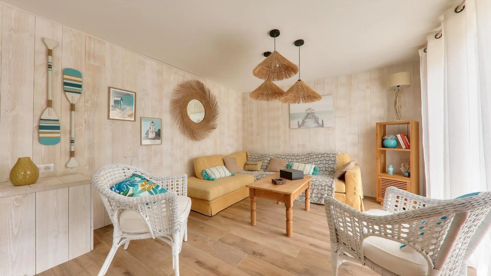 Holiday home Maison Pour 8 Avec Piscine 500M De La Plage Arradon