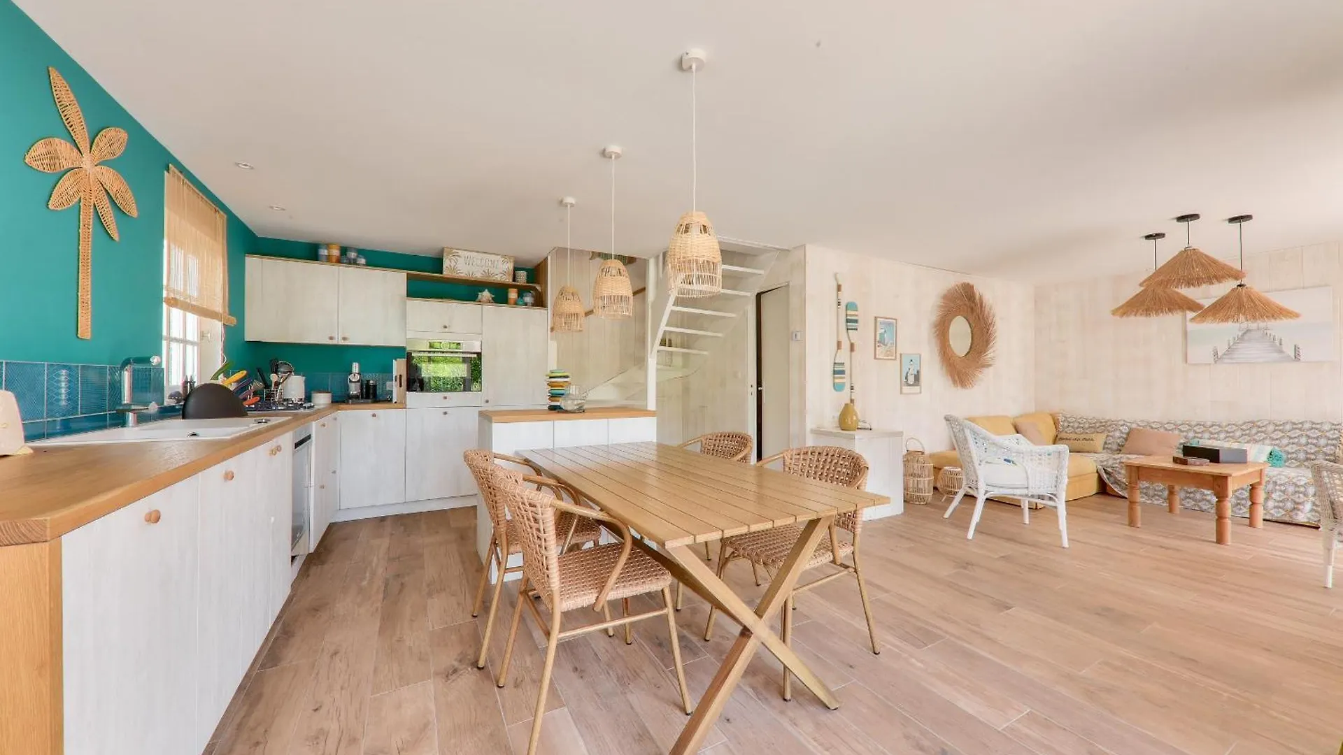 Holiday home Maison Pour 8 Avec Piscine 500M De La Plage Arradon France